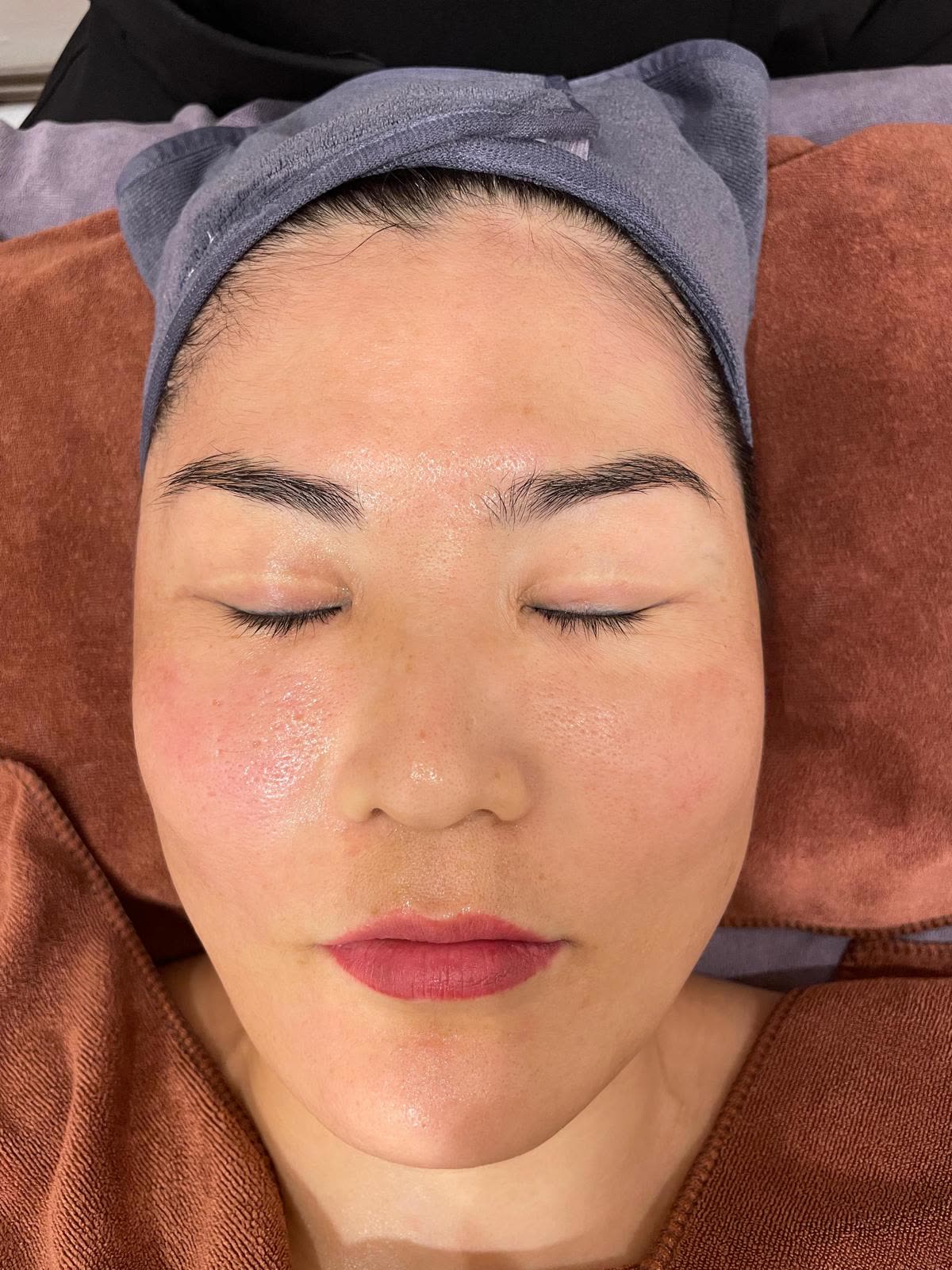 Lifting Facial Massage: How Sculpting by Hand Refines Facial Contours